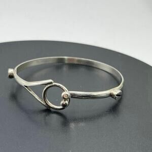 T0-64 Mexico Sterling Silver Hook Loop Clasp River Accent Bangle Bracelet